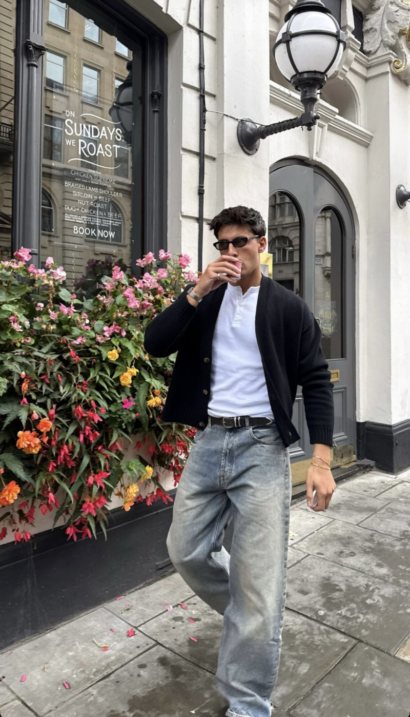  Quần jean ống rộng phối với áo gì đẹp?